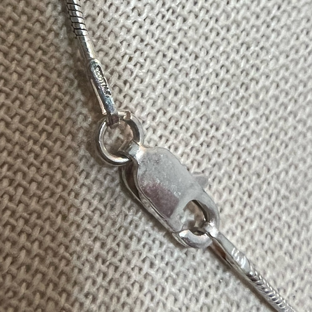 Italy 925 Sterling Silver Thin Snake Chain 18 Inch Necklace - Picture 6 of 9